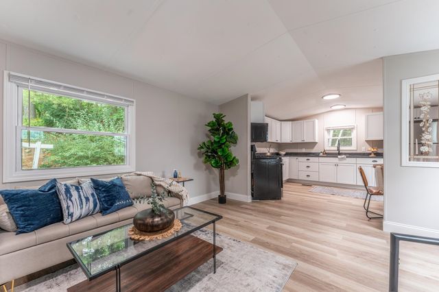 12 Ruby Way, Merrimack, NH 03054