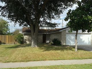 3705 Brookhill Dr Dr, Corpus Christi, TX 78410