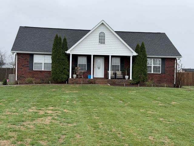 1002 Spire Way Dr, Castalian Springs, TN 37031