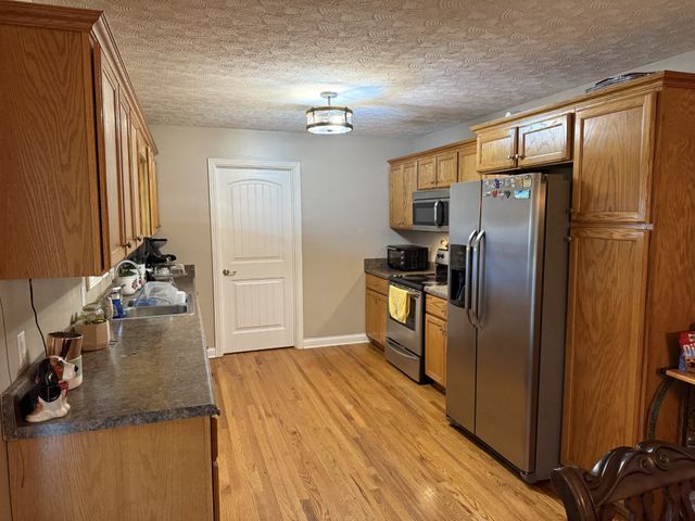 1002 Spire Way Dr, Castalian Springs, TN 37031