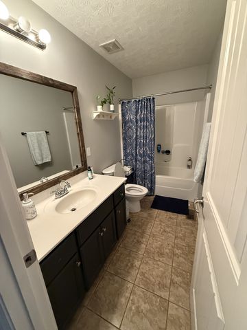 1002 Spire Way Dr, Castalian Springs, TN 37031