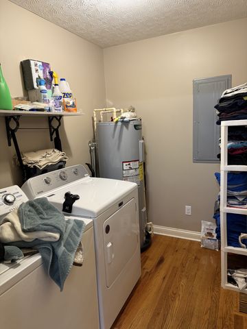 1002 Spire Way Dr, Castalian Springs, TN 37031