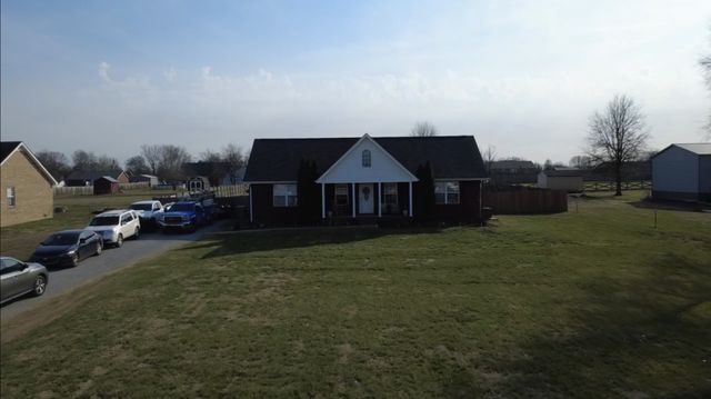 1002 Spire Way Dr, Castalian Springs, TN 37031