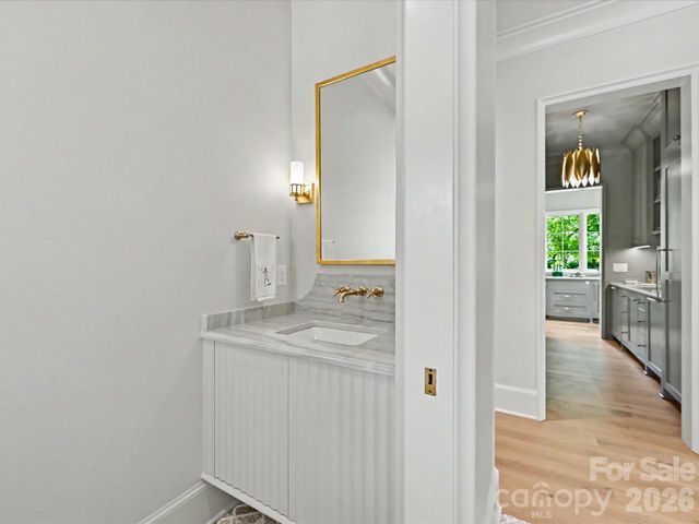 3701 Pelham Lane, Charlotte, NC 28211