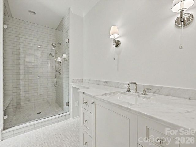 3701 Pelham Lane, Charlotte, NC 28211