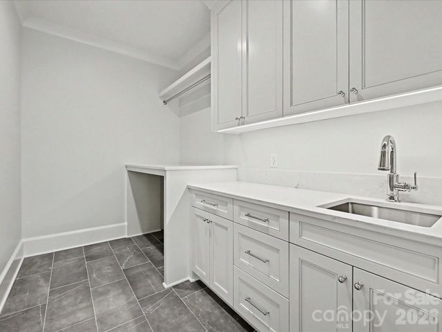 3701 Pelham Lane, Charlotte, NC 28211