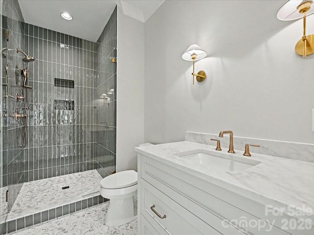 3701 Pelham Lane, Charlotte, NC 28211