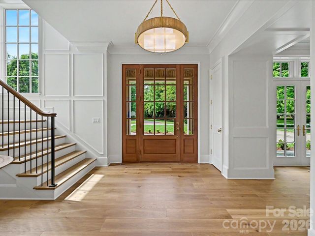 3701 Pelham Lane, Charlotte, NC 28211