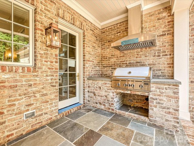 3701 Pelham Lane, Charlotte, NC 28211