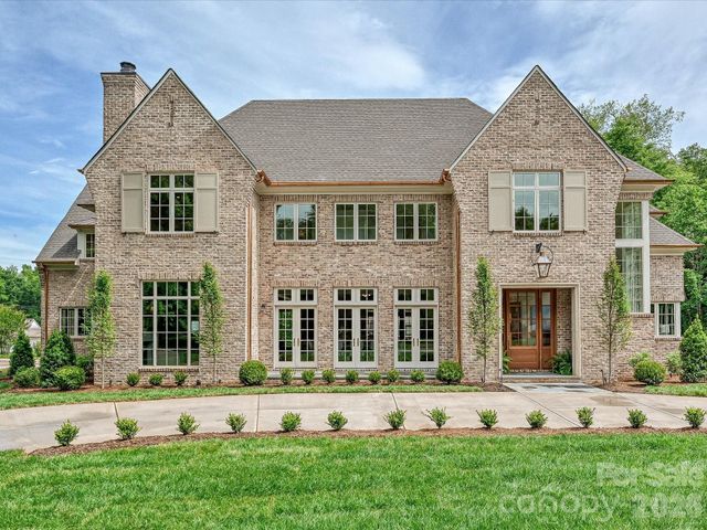 3701 Pelham Lane, Charlotte, NC 28211