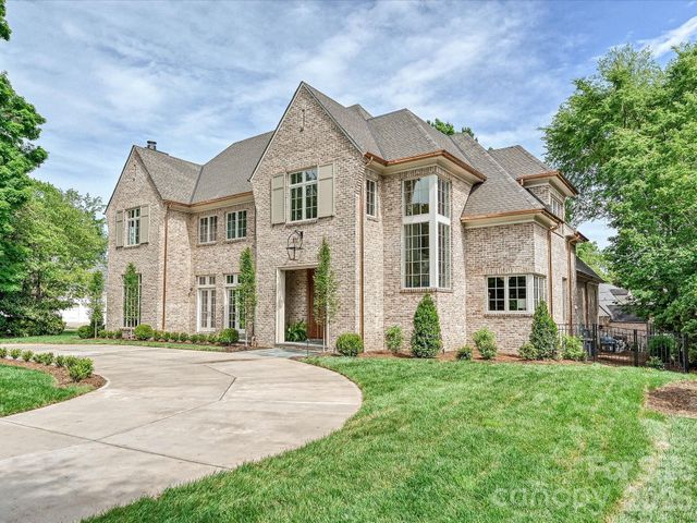 3701 Pelham Lane, Charlotte, NC 28211
