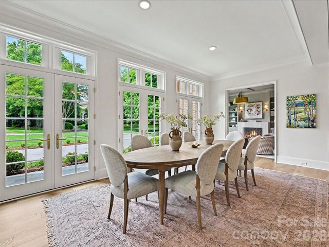 3701 Pelham Lane, Charlotte, NC 28211