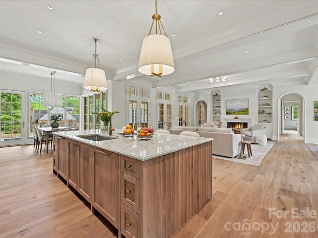 3701 Pelham Lane, Charlotte, NC 28211