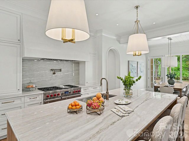3701 Pelham Lane, Charlotte, NC 28211