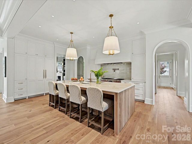 3701 Pelham Lane, Charlotte, NC 28211