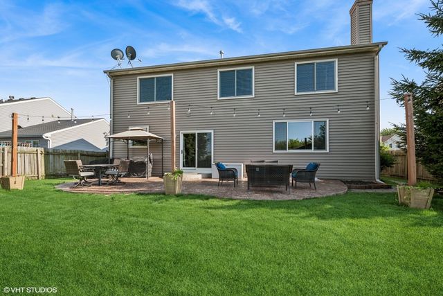 10332 Somerset Lane, Huntley, IL 60142