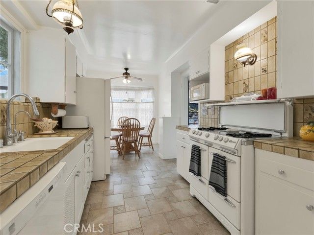 1152 N Cedar, Glendale, CA 91207