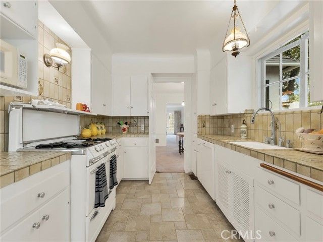 1152 N Cedar, Glendale, CA 91207