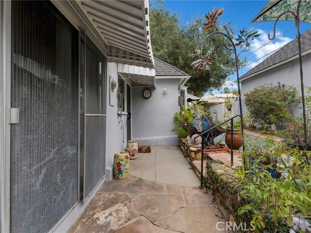 1152 N Cedar, Glendale, CA 91207