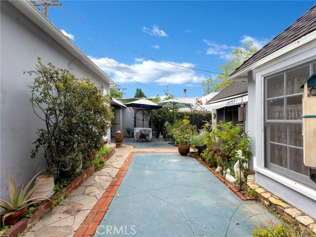 1152 N Cedar, Glendale, CA 91207