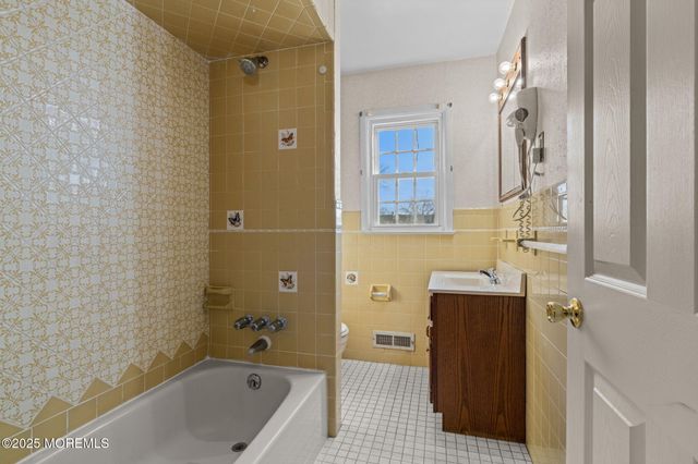 110 Crescent Drive, Brick, NJ 08724