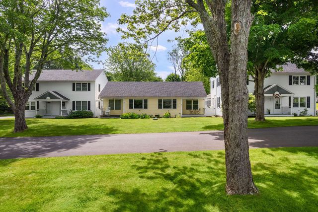 18 Woodside Meadow Rd Apt 4, York, ME 03909