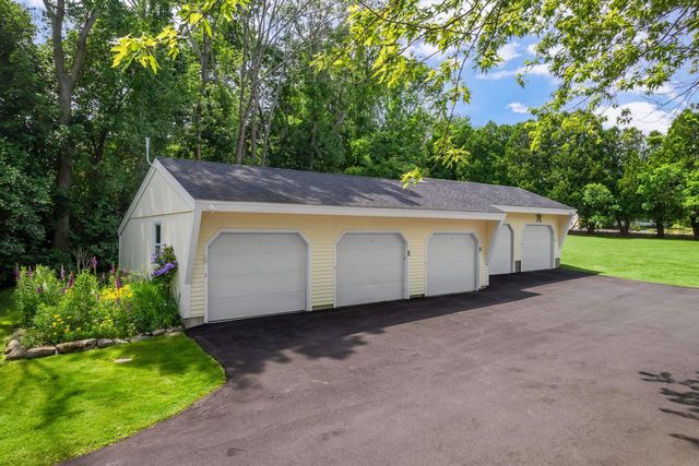 18 Woodside Meadow Rd Apt 4, York, ME 03909