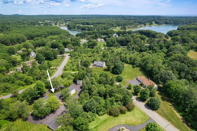18 Woodside Meadow Rd Apt 4, York, ME 03909