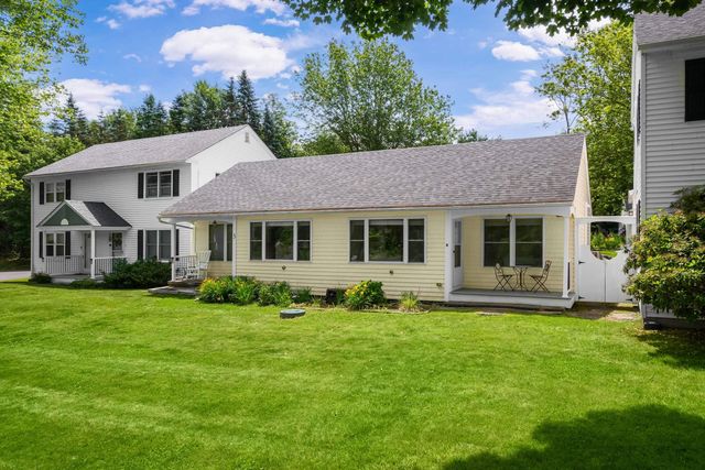 18 Woodside Meadow Rd Apt 4, York, ME 03909