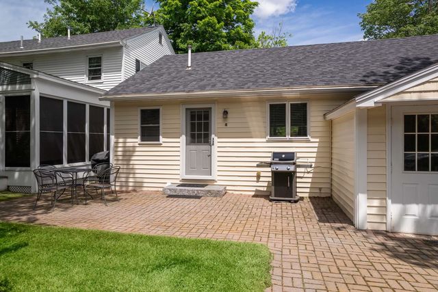 18 Woodside Meadow Rd Apt 4, York, ME 03909