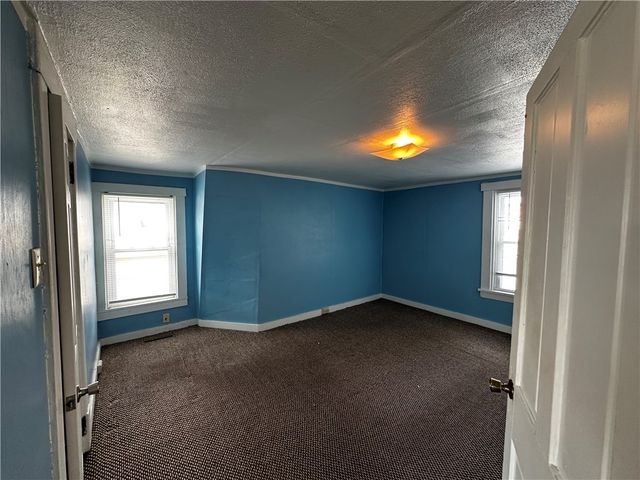 2239 Woodbine Dr, Hermitage, PA 16148