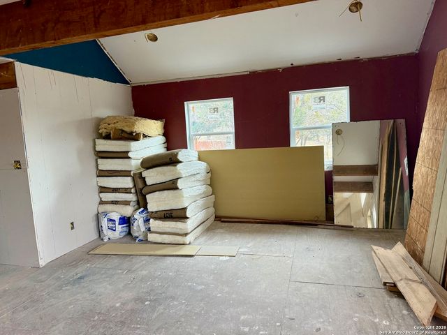 685 Riverside, Pipe Creek, TX 78063