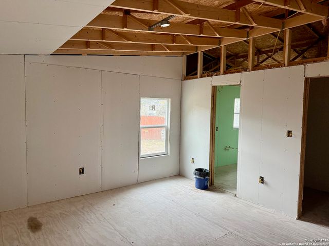 685 Riverside, Pipe Creek, TX 78063