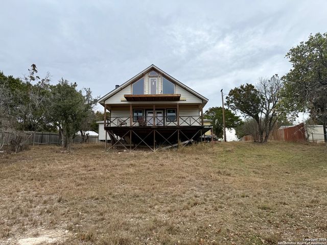 685 Riverside, Pipe Creek, TX 78063