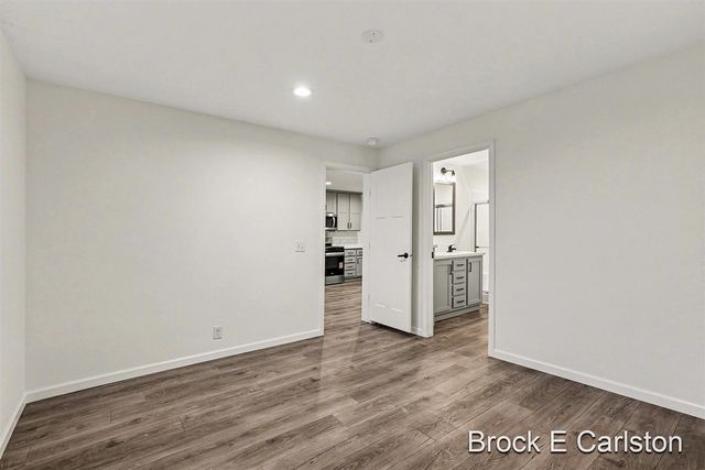 1283 E Ellis Road 31, Norton Shores, MI 49441