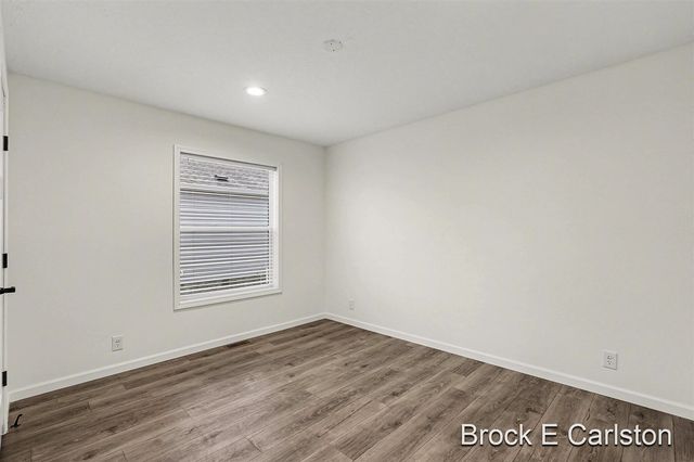 1283 E Ellis Road 31, Norton Shores, MI 49441