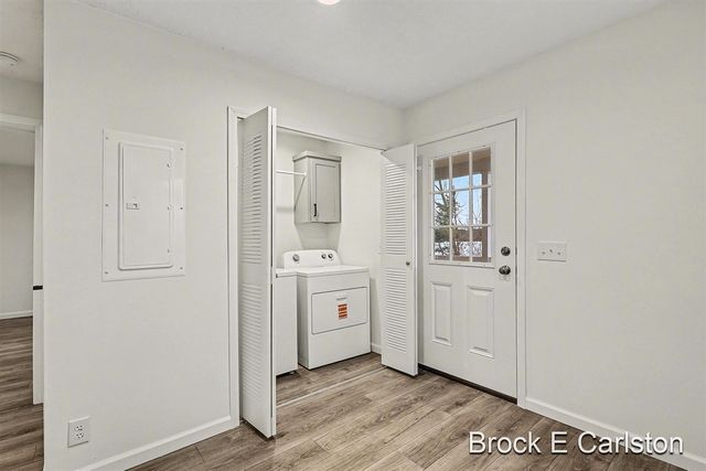 1283 E Ellis Road 31, Norton Shores, MI 49441