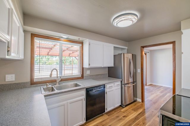 3305 Davidson St SE, Albany, OR 97322