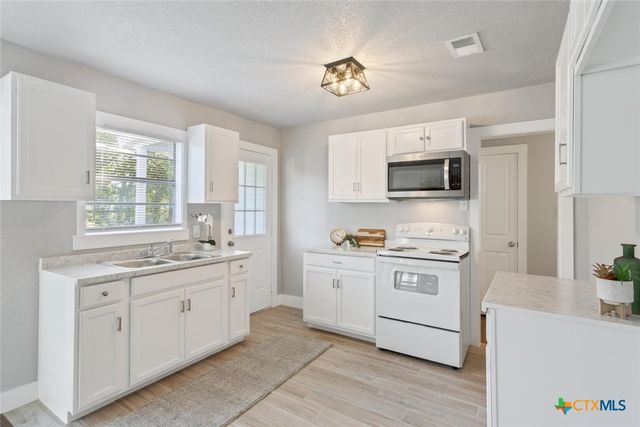 811 N 6th Street, Temple, TX 76501