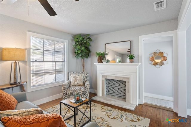 811 N 6th Street, Temple, TX 76501