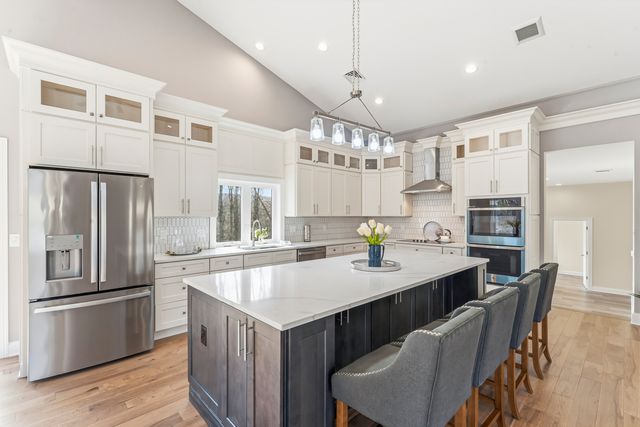 383 Leonard Road, Middlebury, CT 06762