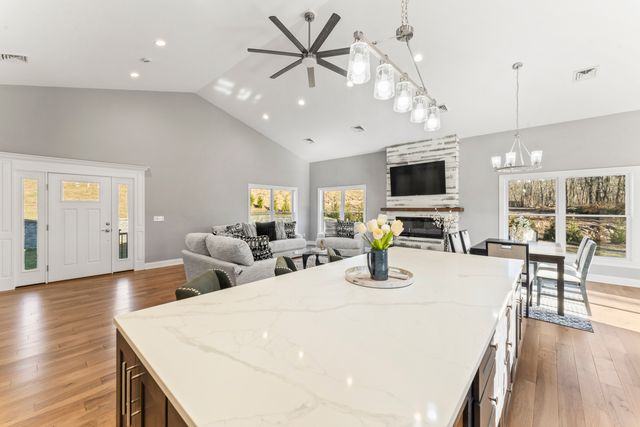 383 Leonard Road, Middlebury, CT 06762