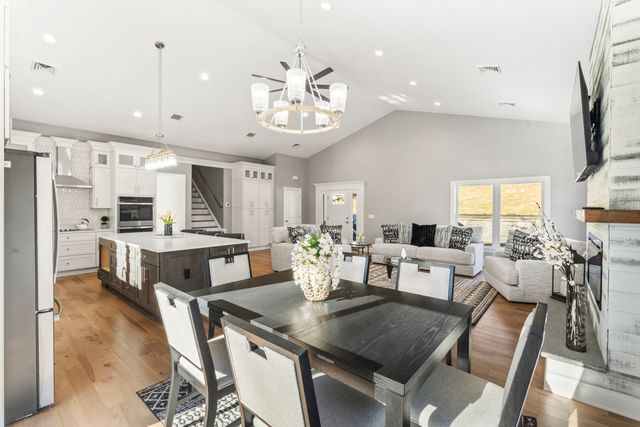 383 Leonard Road, Middlebury, CT 06762