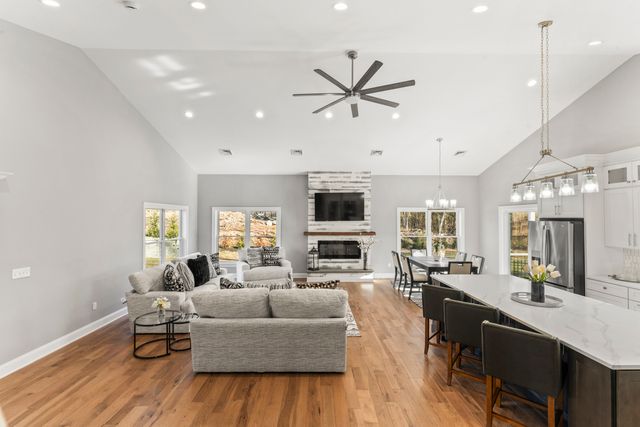 383 Leonard Road, Middlebury, CT 06762