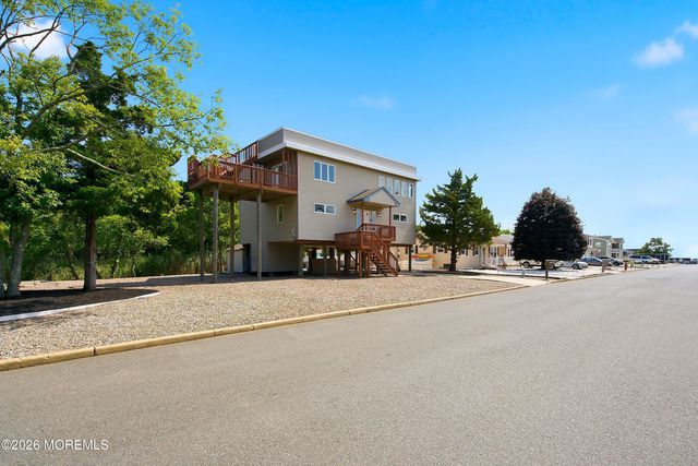 369 Tuscarora Avenue, Waretown, NJ 08758