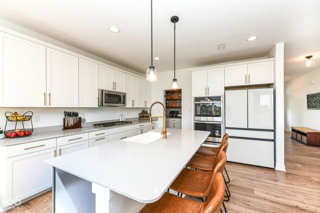 12565 Cheddar Court, Noblesville, IN 46060