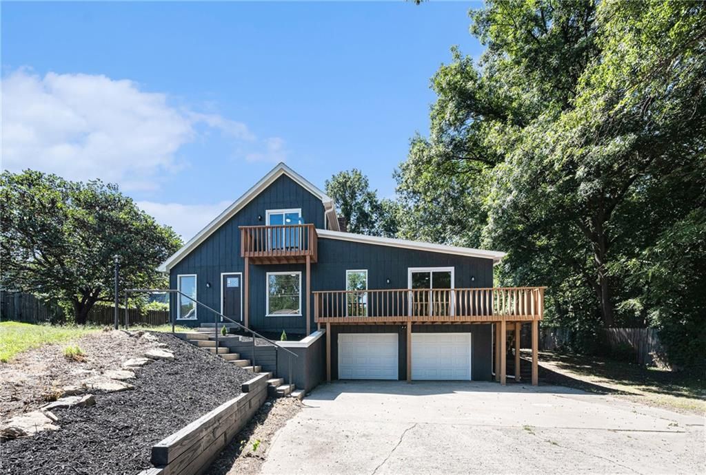 124 Johnson Road, Liberty, MO 64068