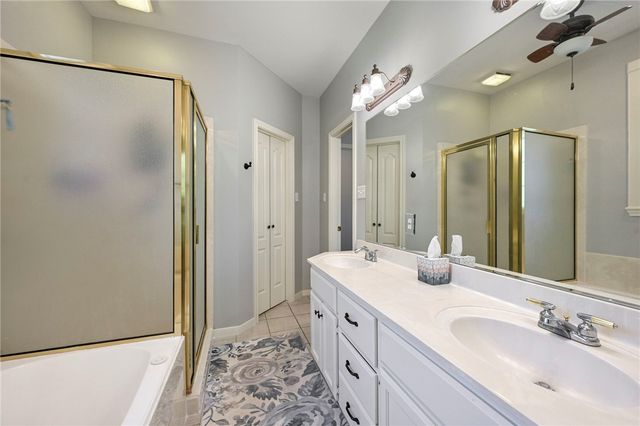 5601 Hampton Court, Bryan, TX 77802