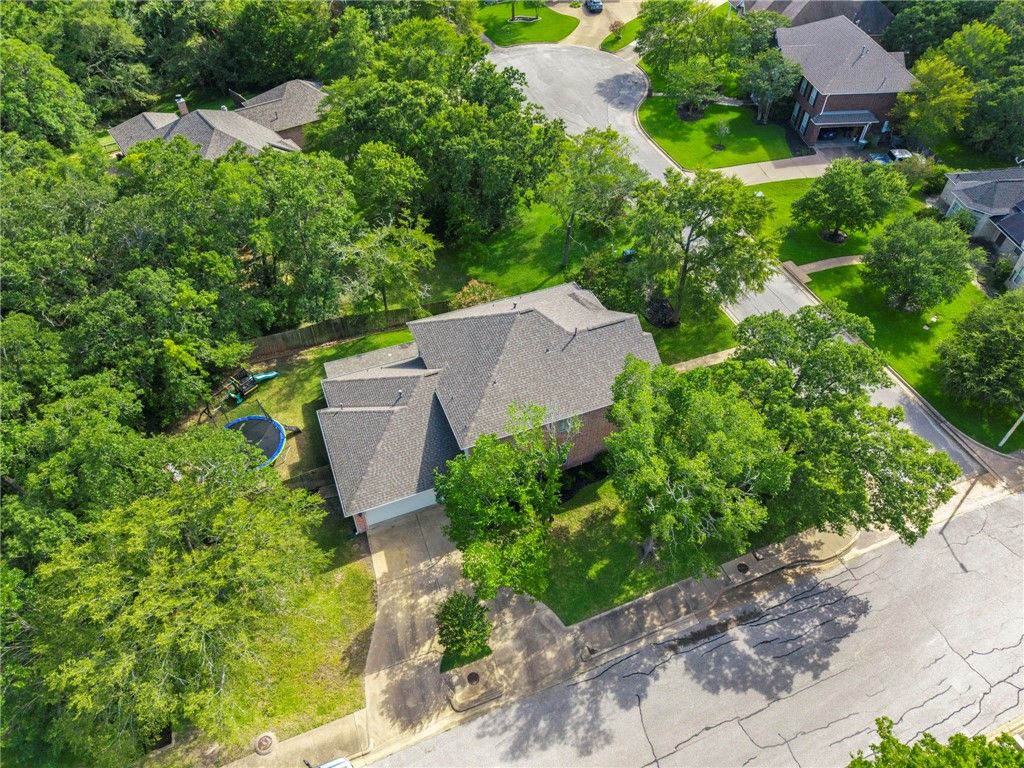 5601 Hampton Court, Bryan, TX 77802 — photo 3