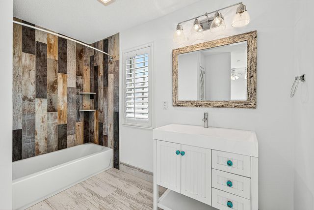 130 Jupiter Key Road, Jupiter, FL 33477